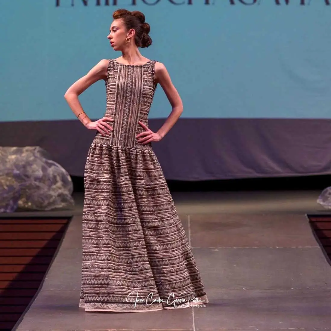 Vestido de OnlyDesign en pasarela